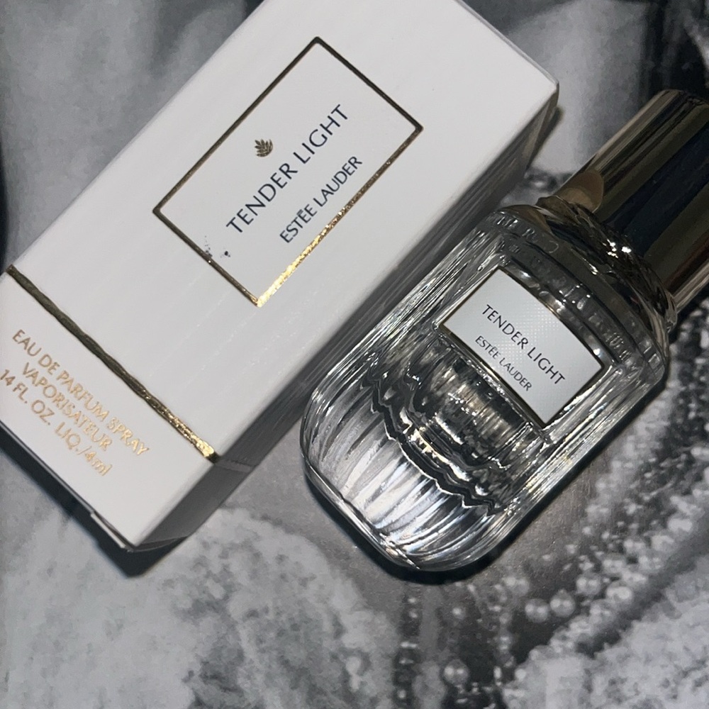 ✨ 💡 ✨ • Estee Lauder x Tender Light • 💡✨💡